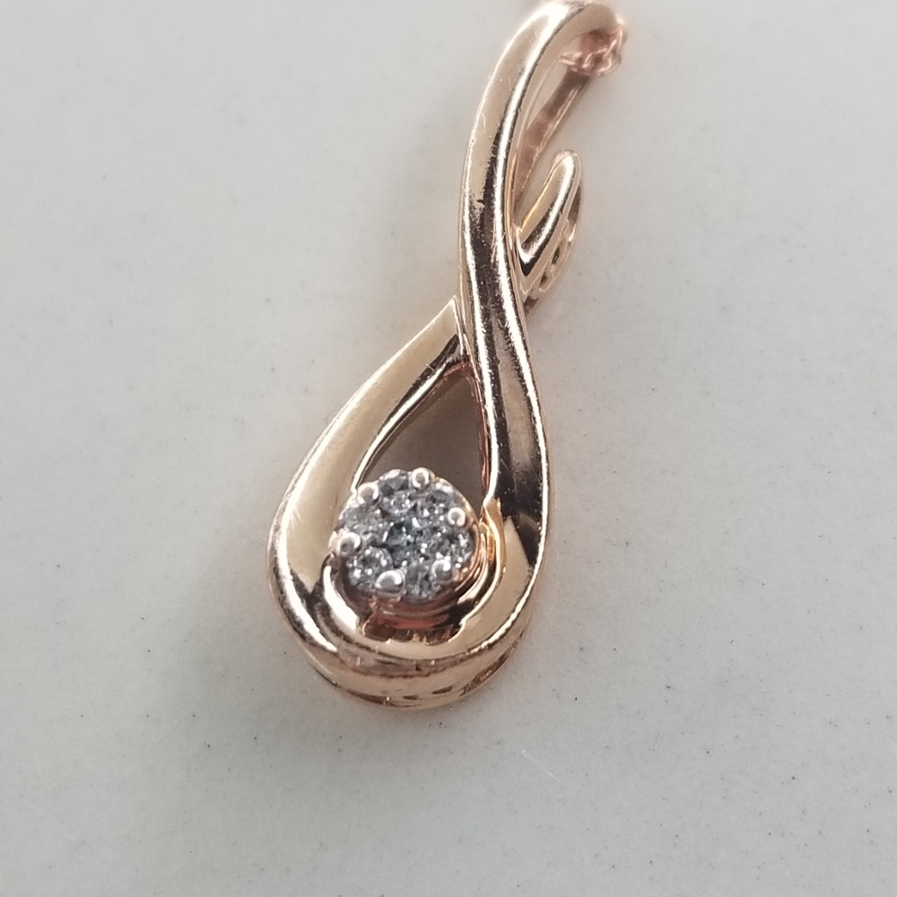 10kt Rose Gold Diamond Pendant